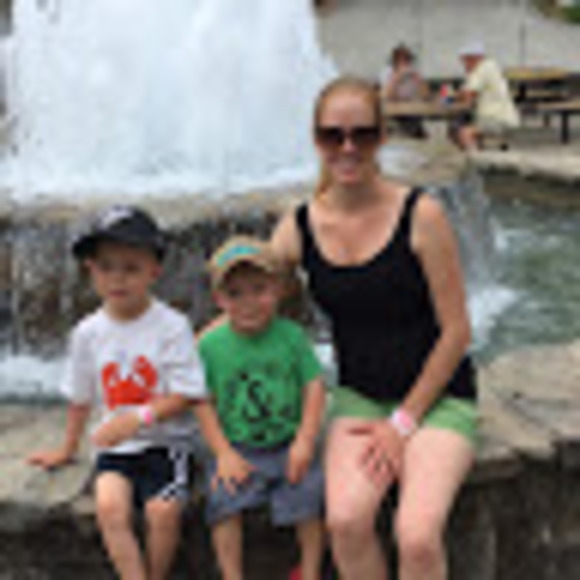 Meet your Posher, Stephanie - Picture 1 of 1